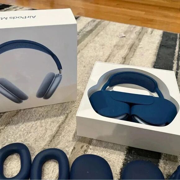 Sky Blue AirPod Pro Max barley used - Picture 2 of 14